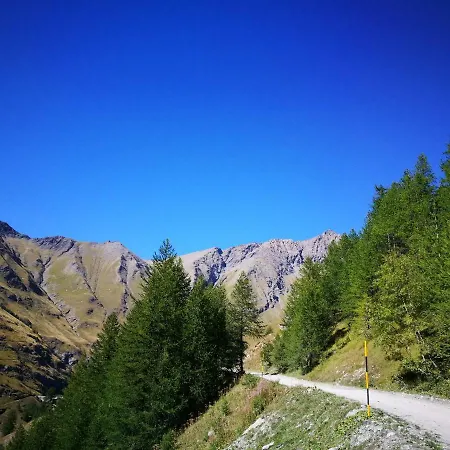 Apartment In Centro , Ma A Due Passi Dal Bosco Bardonecchia
